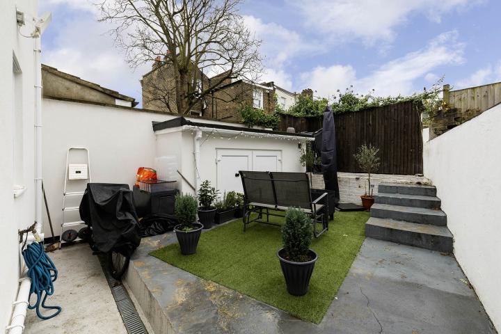 Council tax included Kilburn Lane, Queens Park